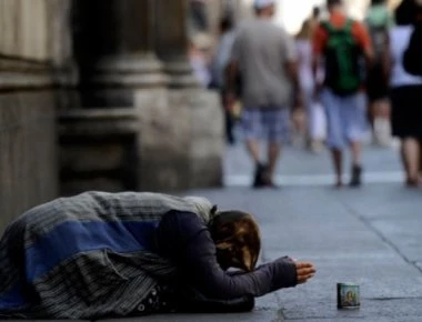 Iταλικό ινστιτούτο στατιστικής (Istat): «Ένας στους τέσσερις κινδυνεύει να βρεθεί κάτω από το όριο της φτώχειας»